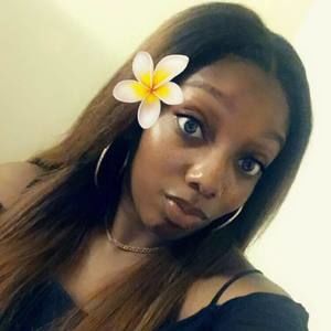 Meet your Posher, Alexis